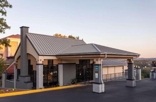 Branson Theater District Hotel | Quality Inn Branson On the Strip