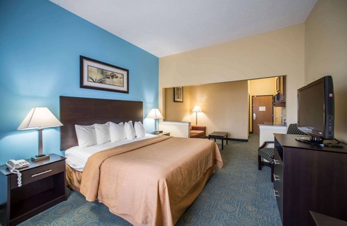 Litchfield Hotel | Quality Inn Litchfield Route 66
