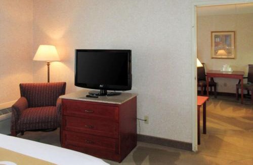 Broadbent Business Park Hotel | Quality Inn & Suites Albuquerque Midtown - University Area