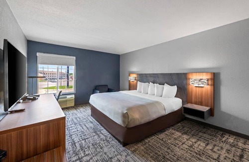 Manhattan Hotel | Quality Inn & Suites Manhattan