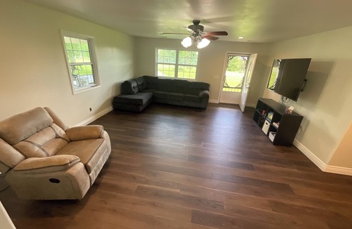 Pelsor House | Quiet 3-bedroom house in serene Lamar just minutes from Lake Ludwig or downtown.