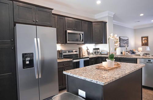 White Bluff House | Quiet, Comfort, Safety - 30 min from Nashville.