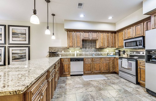 Branson Condo | Quiet Condo w/Patio: 3 Mi to Dtwn Branson!