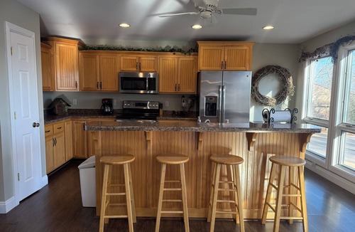 Bronston Condo | Quiet Getaway Condo; Business/Recreation Everything you need at your fingertips!