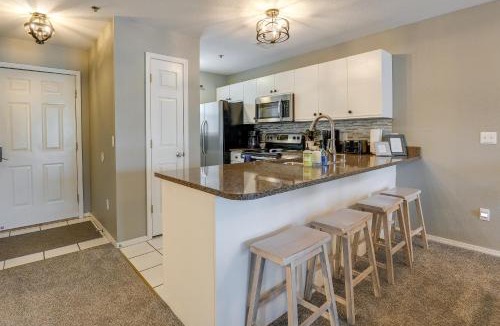 Table Rock Apartment | Quiet Getaway with Balcony Near Branson Strip!