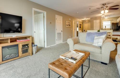Table Rock Apartment | Quiet Getaway with Balcony Near Branson Strip!
