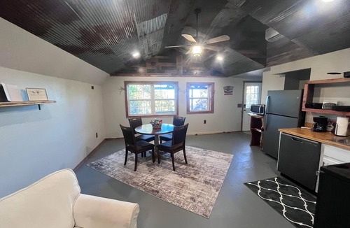 Gamaliel Cabin | Quiet “home away from home” on Lake Norfork. “804 HUT”- the reel escape!