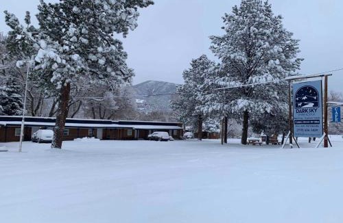 Howard House | Quiet Motel Room on Ark River - 2 beds - 15 min to Salida