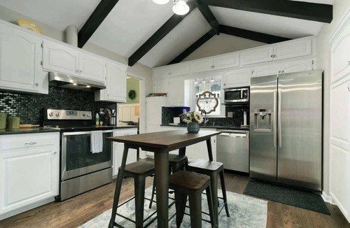 Nall Hills House | Quiet w/ComfyBeds:Mins to KC Downtown