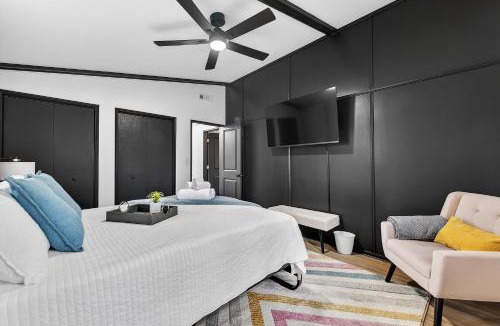 Bella Vista House | Radcliffe Ride Out Modern Bella Vista Retreat- Game Room, Fire Pit, Pet Friendly - Sleeps 10