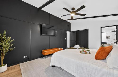 Bella Vista House | Radcliffe Ride Out Modern Bella Vista Retreat- Game Room, Fire Pit, Pet Friendly - Sleeps 10