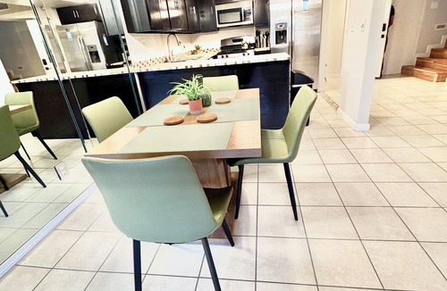 El Paso Apartment | Rare to find 2 bedrooms 2 bathrooms King & 2 Twins
