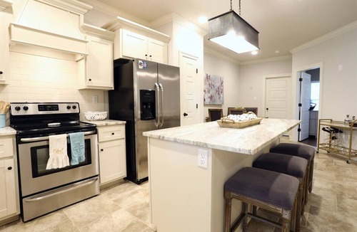 Oxford House | Rebel Respite - Charming Southern Getaway!
