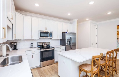 Oxford House | Rebs on Miramar by Apex Short Term Stays