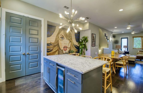 Hadley - Washington House | Record Retreat | Great Downtown Access!