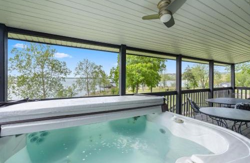 Big Cedars Cabin | Red Bud Cove Lakefront Farm House on Table Rock Lake