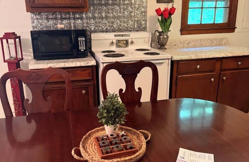 Sassafras House | Red Oak Cottage