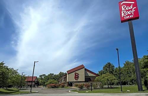 Latonia Hotel | Red Roof Inn Cincinnati East - Beechmont