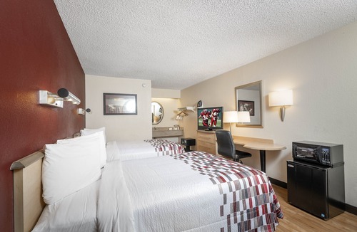 Watterson Park Hotel | Red Roof Inn Louisville Fair and Expo