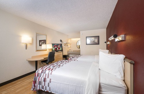 Watterson Park Hotel | Red Roof Inn Louisville Fair and Expo