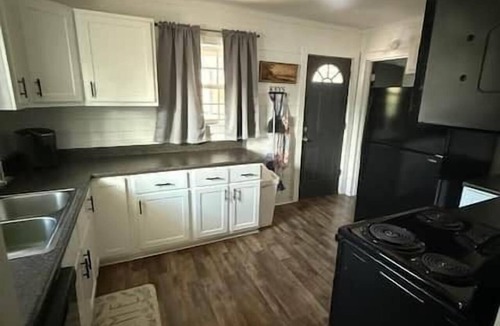 Pickwick Dam House | Reel'em Inn fishing cabin in the Heart of Pickwick