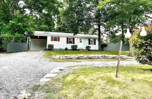 Pickwick Dam House | Reel'em Inn fishing cabin in the Heart of Pickwick