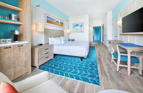 I-435 West KC-KS Hotel | Rejuvenate in a Relaxed Room Close to Wyandotte County Lake and Legends Outlets