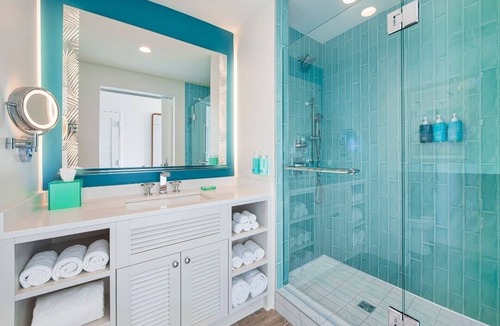 I-435 West KC-KS Hotel | Rejuvenate in a Relaxed Room Close to Wyandotte County Lake and Legends Outlets
