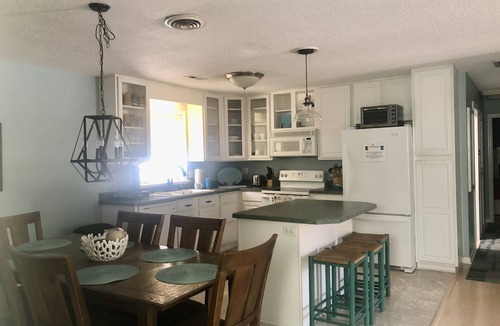 Emerald Isle House | Relax at this charming, classic beach cottage.