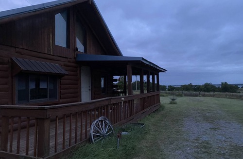 Custer County Cabin | Relax at your Rustic Lakeview Cabin on the North side of Foss Lake, Oklahoma