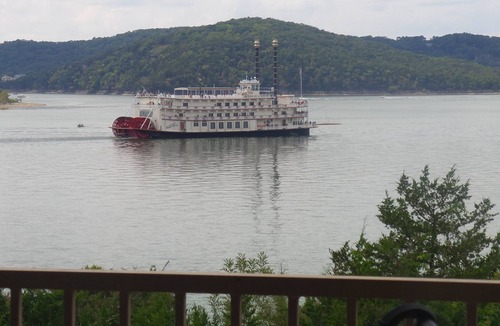 Hollister Condo | Relax In Luxury On Table Rock Lake, Close To Branson