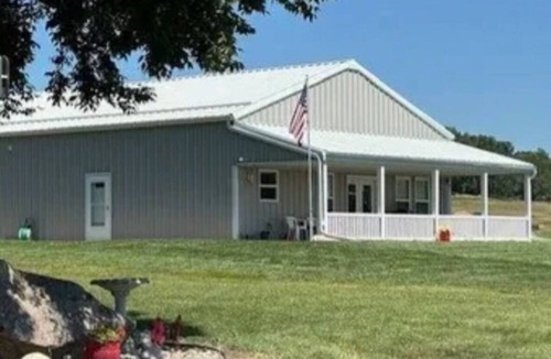 Bon Homme County House | Relax & Unwind in a Comfortable Rural Getaway in Running Water near the MO River
