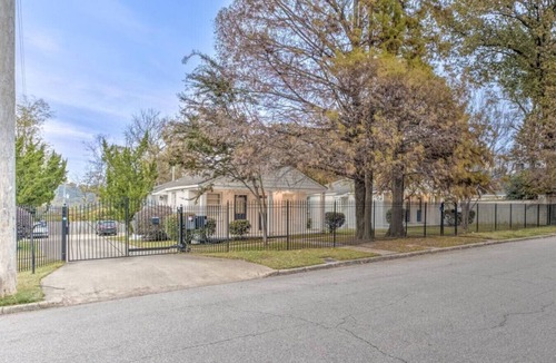 Midtown Apartment | Relaxed Midtown Vibe Near Art, Food, & Live Music