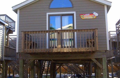 Hatteras Cottage | Relaxing, Cheerful ~ OCEANFRONT ~ Perfect for 2