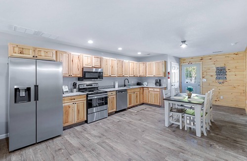 Ten Mile Condo | Relaxing, family friendly lodge by the lake.