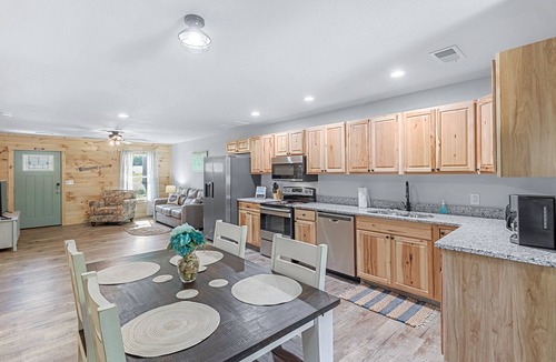 Ten Mile Condo | Relaxing, family friendly lodge by the lake.