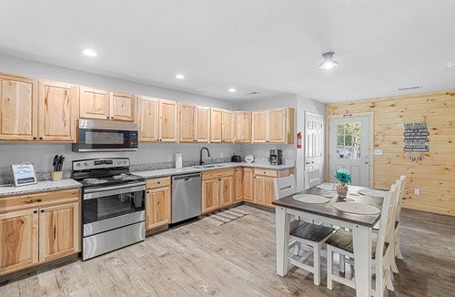 Ten Mile Condo | Relaxing, family friendly lodge by the lake.
