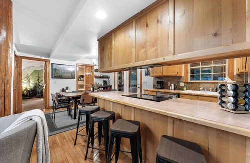 Branson West Cabin | Relaxing Getaway with Private Hot Tub, 4 King Suites, Pools and Golf