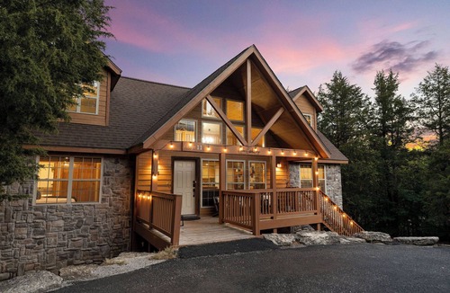 Branson West Cabin | Relaxing Getaway with Private Hot Tub, 4 King Suites, Pools and Golf