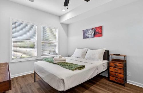 Shelby Park House | Relaxing home with backyard near parks and dining