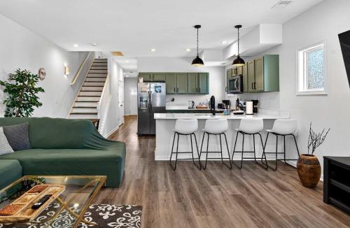 Shelby Park House | Relaxing home with backyard near parks and dining