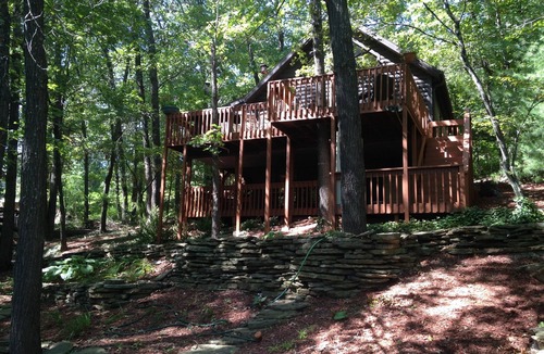 Kimberling City Cabin | Relaxing Outdoor And Cozy Living Near The Lake.