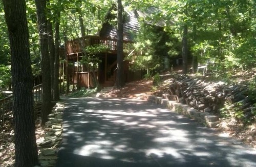 Kimberling City Cabin | Relaxing Outdoor And Cozy Living Near The Lake.
