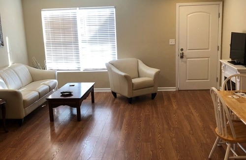 Elizabethtown Apartment | Relaxing, Quiet Location In Elizabethtown ~ High-End Finishes Throughout!