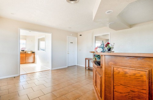 Elk City House | Relaxing Stay! Minutes to National Route 66 Museum, Free Parking