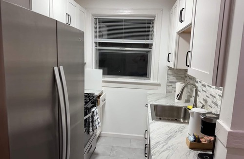 University City Apartment | Relocate to the Loop Quiet 2BR near WashU