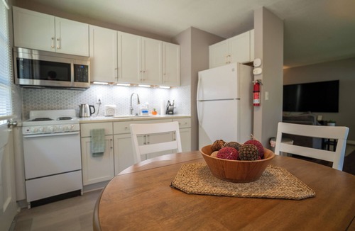 Independence House | Remodeled Entire Home With Garage & King/Queen Bed In Convenient Location
