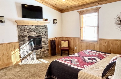 Fairview House | Remote ranch house on 93 acres in the peaceful Indianola Valley! Sleeps 30