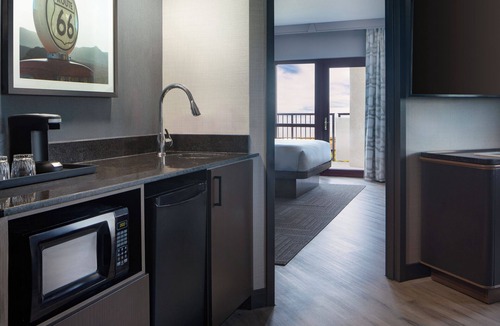 South Tulsa Hotel | Renaissance Tulsa Hotel & Convention Center