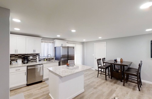 Hays House | Renovated 3bed 1bath home that comfortably sleeps up to 8 guests!